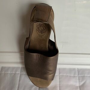 Elegant Brown Women's Sandals